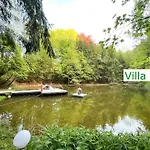 Emg In Alleinlage Mit Privatsee Jacuzzi Und Sauna Fuer Bis Zu 22 Personen Bei Osnabrueck Preußisch Oldendorf