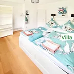 Emg In Alleinlage Mit Privatsee Jacuzzi Und Sauna Fuer Bis Zu 22 Personen Bei Osnabrueck וילה