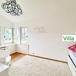וילה Emg In Alleinlage Mit Privatsee Jacuzzi Und Sauna Fuer Bis Zu 22 Personen Bei Osnabrueck