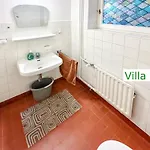 Emg In Alleinlage Mit Privatsee Jacuzzi Und Sauna Fuer Bis Zu 22 Personen Bei Osnabrueck Preußisch Oldendorf