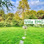 Emg In Alleinlage Mit Privatsee Jacuzzi Und Sauna Fuer Bis Zu 22 Personen Bei Osnabrueck