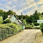 Emg In Alleinlage Mit Privatsee Jacuzzi Und Sauna Fuer Bis Zu 22 Personen Bei Osnabrueck וילה *
