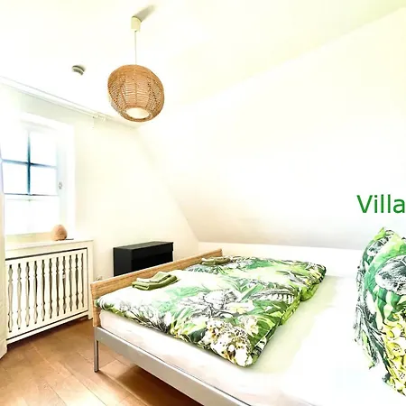 Emg Osnabrueck Bielefeld In Preussisch-oldendorf, Alleinlage, Eigene Wald Und See, Jacuzzi, Sauna Fuer Familien Gruppen Bis 20 Personen Preußisch Oldendorf