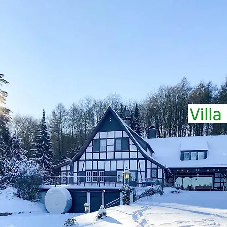 Emg In Alleinlage Mit Privatsee Jacuzzi Und Sauna Fuer Bis Zu 22 Personen Bei Osnabrueck * Preußisch Oldendorf