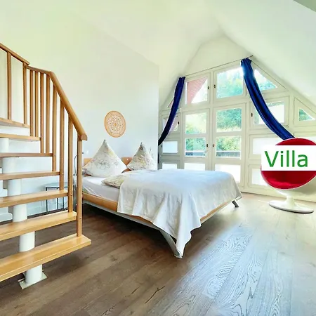 Villa Emg In Alleinlage Mit Privatsee Jacuzzi Und Sauna Fuer Bis Zu 22 Personen Bei Osnabrueck