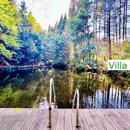 Emg In Alleinlage Mit Privatsee Jacuzzi Und Sauna Für Bis Zu 22 Personen Bei Osnabrück Villa Preußisch Oldendorf