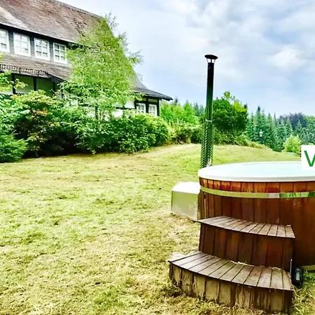 Villa Emg In Alleinlage Mit Privatsee Jacuzzi Und Sauna Fuer Bis Zu 22 Personen Bei Osnabrueck *