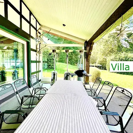 Villa Emg In Alleinlage Mit Privatsee Jacuzzi Und Sauna Fuer Bis Zu 22 Personen Bei Osnabrueck *