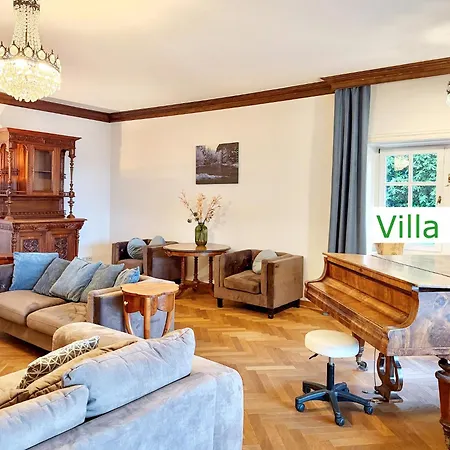 Villa Emg In Alleinlage Mit Privatsee Jacuzzi Und Sauna Fuer Bis Zu 22 Personen Bei Osnabrueck *