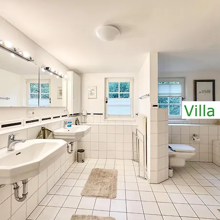 Emg In Alleinlage Mit Privatsee Jacuzzi Und Sauna Fuer Bis Zu 22 Personen Bei Osnabrueck * Preußisch Oldendorf