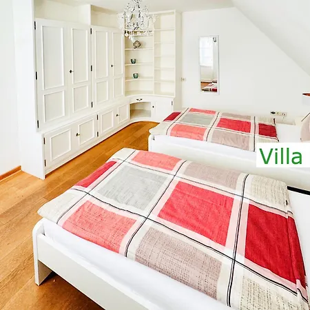 Emg In Alleinlage Mit Privatsee Jacuzzi Und Sauna Fuer Bis Zu 22 Personen Bei Osnabrueck Villa *