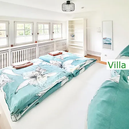 Emg In Alleinlage Mit Privatsee Jacuzzi Und Sauna Fuer Bis Zu 22 Personen Bei Osnabrueck * Preußisch Oldendorf