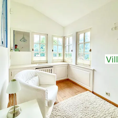 Emg In Alleinlage Mit Privatsee Jacuzzi Und Sauna Fuer Bis Zu 22 Personen Bei Osnabrueck