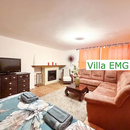 Emg In Alleinlage Mit Privatsee Jacuzzi Und Sauna Fuer Bis Zu 22 Personen Bei Osnabrueck Villa *