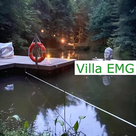Villa Emg In Alleinlage Mit Privatsee Jacuzzi Und Sauna Fuer Bis Zu 22 Personen Bei Osnabrueck