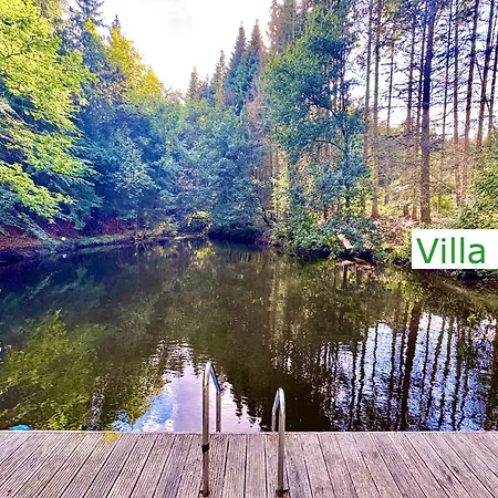 Emg In Alleinlage Mit Privatsee Jacuzzi Und Sauna Fuer Bis Zu 22 Personen Bei Osnabrueck Villa