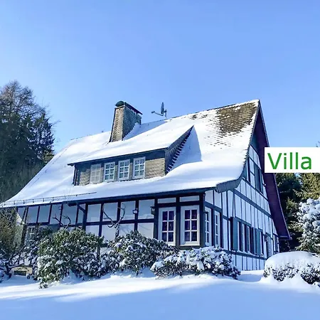 Emg In Alleinlage Mit Privatsee Jacuzzi Und Sauna Fuer Bis Zu 22 Personen Bei Osnabrueck Villa *