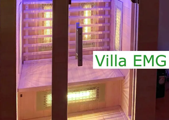 Villa Emg In Alleinlage Mit Privatsee Jacuzzi Und Sauna Fuer Bis Zu 22 Personen Bei Osnabrueck
