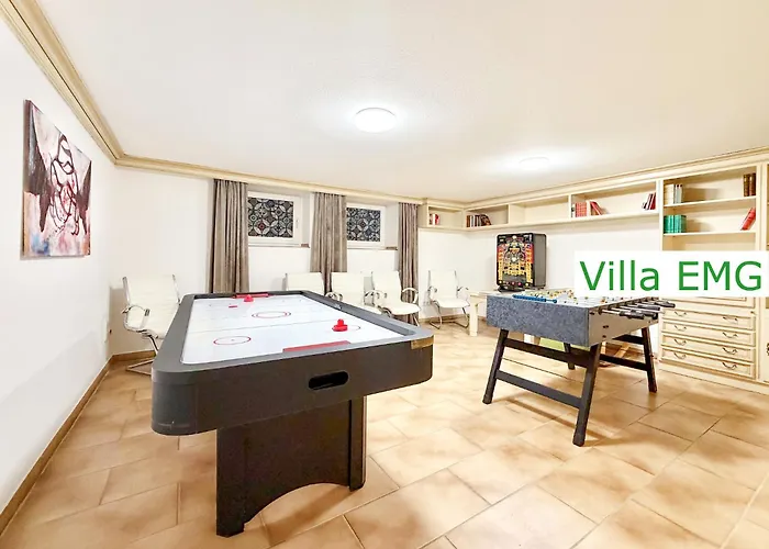 Emg In Alleinlage Mit Privatsee Jacuzzi Und Sauna Fuer Bis Zu 22 Personen Bei Osnabrueck Preussisch Oldendorf