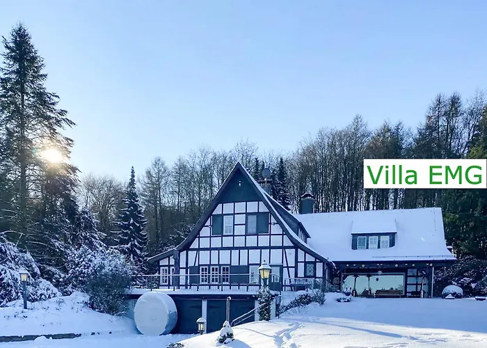 Emg In Alleinlage Mit Privatsee Jacuzzi Und Sauna Fuer Bis Zu 22 Personen Bei Osnabrueck * Preußisch Oldendorf