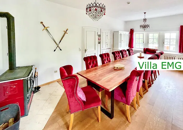 Emg In Alleinlage Mit Privatsee Jacuzzi Und Sauna Fuer Bis Zu 22 Personen Bei Osnabrueck