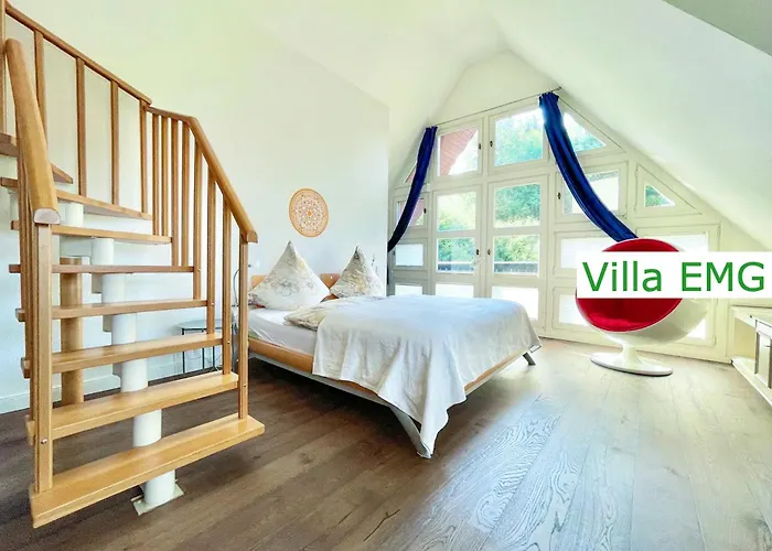 Villa Emg In Alleinlage Mit Privatsee Jacuzzi Und Sauna Fuer Bis Zu 22 Personen Bei Osnabrueck
