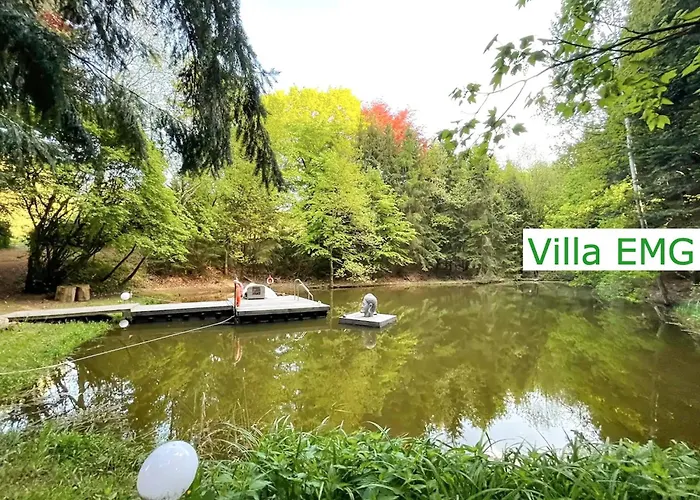 Emg In Alleinlage Mit Privatsee Jacuzzi Und Sauna Fuer Bis Zu 22 Personen Bei Osnabrueck Preussisch Oldendorf