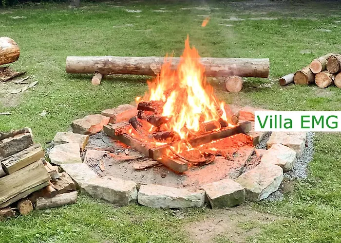 Emg In Alleinlage Mit Privatsee Jacuzzi Und Sauna Fuer Bis Zu 22 Personen Bei Osnabrueck Villa *