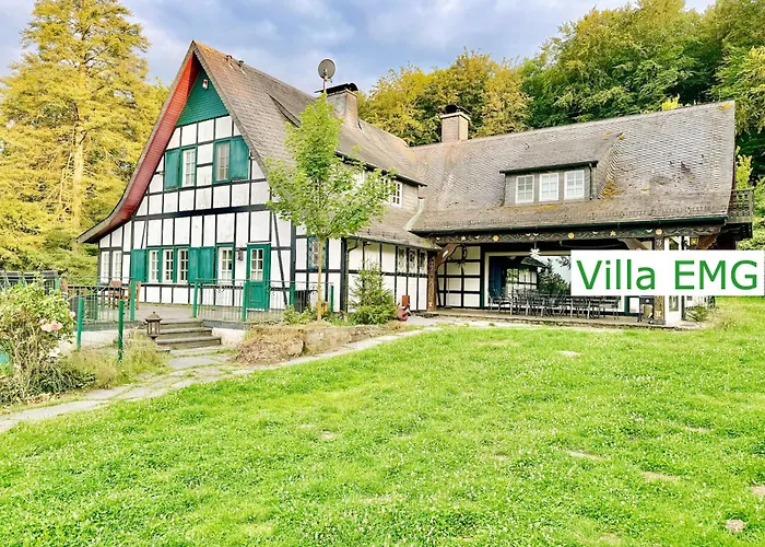 Emg In Alleinlage Mit Privatsee Jacuzzi Und Sauna Fuer Bis Zu 22 Personen Bei Osnabrueck *