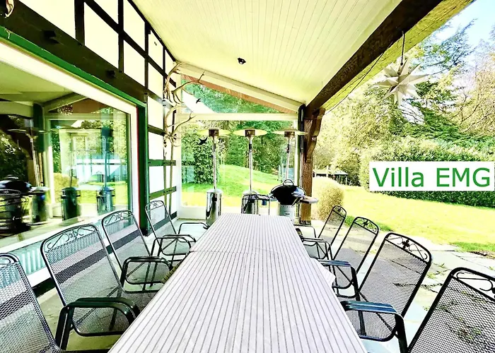 Villa Emg In Alleinlage Mit Privatsee Jacuzzi Und Sauna Fuer Bis Zu 22 Personen Bei Osnabrueck *