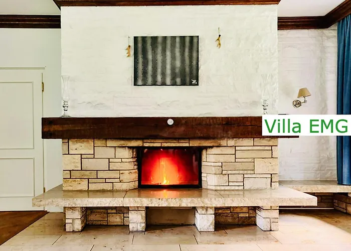 Villa Emg In Alleinlage Mit Privatsee Jacuzzi Und Sauna Fuer Bis Zu 22 Personen Bei Osnabrueck Preussisch Oldendorf