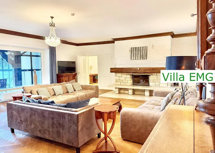 Emg In Alleinlage Mit Privatsee Jacuzzi Und Sauna Fuer Bis Zu 22 Personen Bei Osnabrueck Preussisch Oldendorf