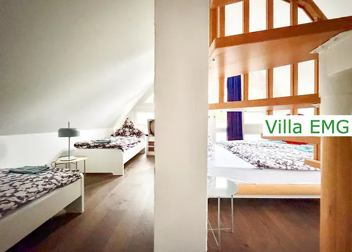 Emg In Alleinlage Mit Privatsee Jacuzzi Und Sauna Fuer Bis Zu 22 Personen Bei Osnabrueck Villa Preussisch Oldendorf