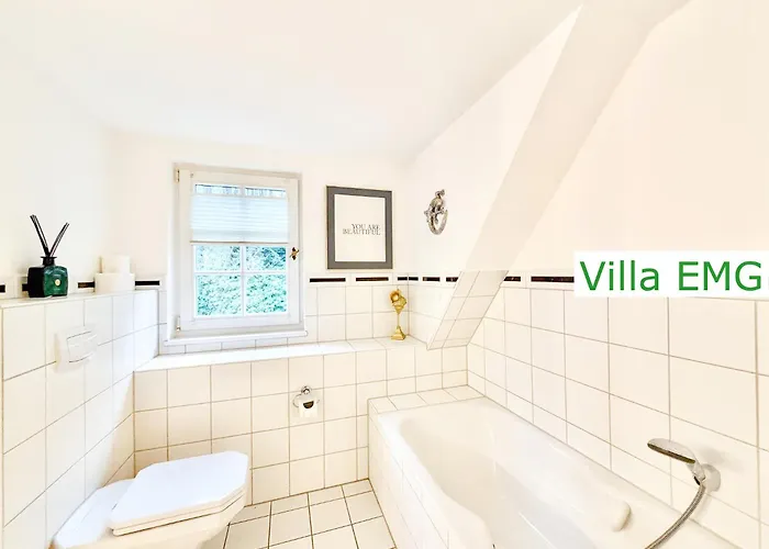 Villa Emg In Alleinlage Mit Privatsee Jacuzzi Und Sauna Fuer Bis Zu 22 Personen Bei Osnabrueck *