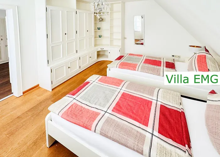 Emg In Alleinlage Mit Privatsee Jacuzzi Und Sauna Fuer Bis Zu 22 Personen Bei Osnabrueck Villa *