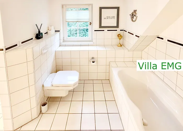 Emg In Alleinlage Mit Privatsee Jacuzzi Und Sauna Fuer Bis Zu 22 Personen Bei Osnabrueck Villa *
