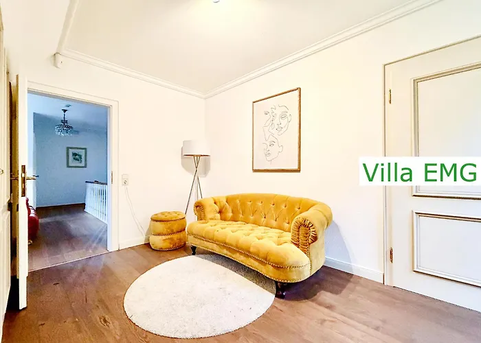 Emg In Alleinlage Mit Privatsee Jacuzzi Und Sauna Fuer Bis Zu 22 Personen Bei Osnabrueck *