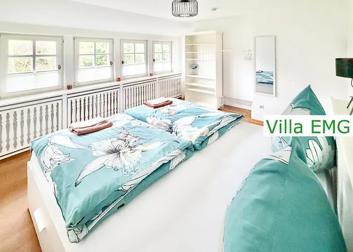 Emg In Alleinlage Mit Privatsee Jacuzzi Und Sauna Fuer Bis Zu 22 Personen Bei Osnabrueck * Preussisch Oldendorf