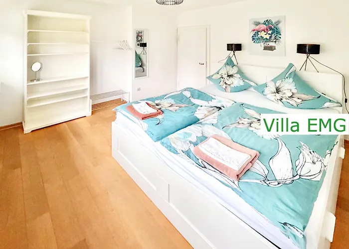 Emg In Alleinlage Mit Privatsee Jacuzzi Und Sauna Fuer Bis Zu 22 Personen Bei Osnabrueck Villa