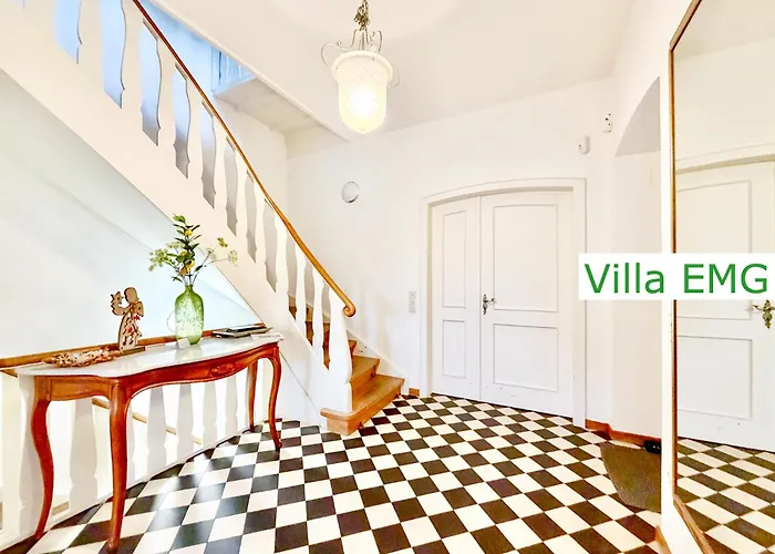 Emg In Alleinlage Mit Privatsee Jacuzzi Und Sauna Fuer Bis Zu 22 Personen Bei Osnabrueck Preussisch Oldendorf