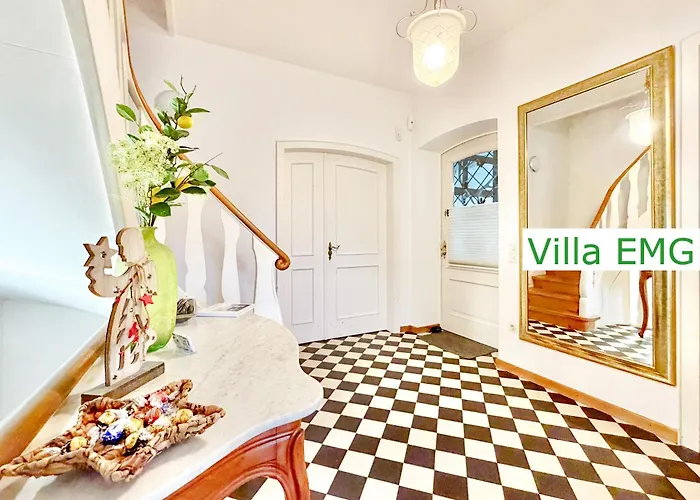 Emg In Alleinlage Mit Privatsee Jacuzzi Und Sauna Fuer Bis Zu 22 Personen Bei Osnabrueck *