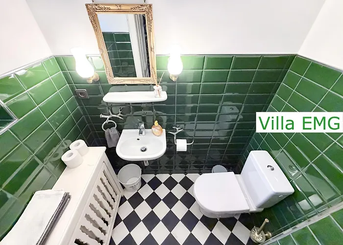 Villa Emg In Alleinlage Mit Privatsee Jacuzzi Und Sauna Fuer Bis Zu 22 Personen Bei Osnabrueck