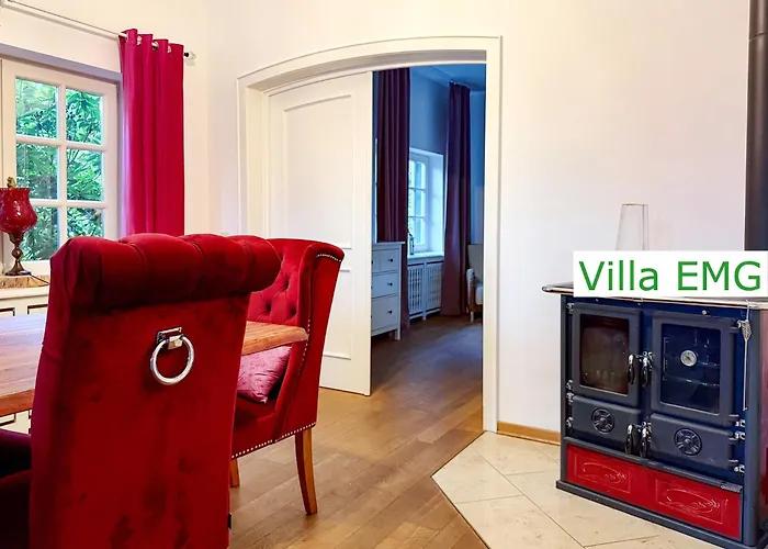 Emg In Alleinlage Mit Privatsee Jacuzzi Und Sauna Fuer Bis Zu 22 Personen Bei Osnabrueck