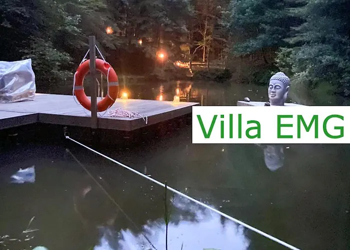 Villa Emg In Alleinlage Mit Privatsee Jacuzzi Und Sauna Fuer Bis Zu 22 Personen Bei Osnabrueck