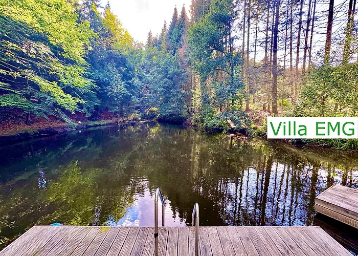 Emg In Alleinlage Mit Privatsee Jacuzzi Und Sauna Fuer Bis Zu 22 Personen Bei Osnabrueck Villa