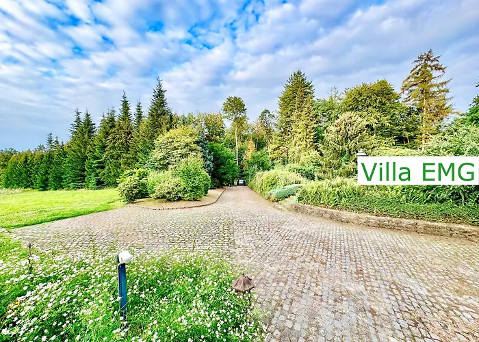 Emg In Alleinlage Mit Privatsee Jacuzzi Und Sauna Fuer Bis Zu 22 Personen Bei Osnabrueck Preussisch Oldendorf