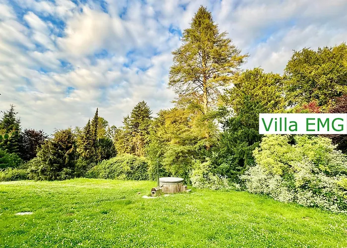 Emg In Alleinlage Mit Privatsee Jacuzzi Und Sauna Fuer Bis Zu 22 Personen Bei Osnabrueck Villa