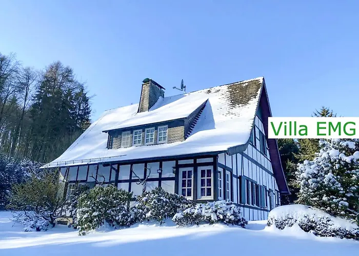 Emg In Alleinlage Mit Privatsee Jacuzzi Und Sauna Fuer Bis Zu 22 Personen Bei Osnabrueck Villa *