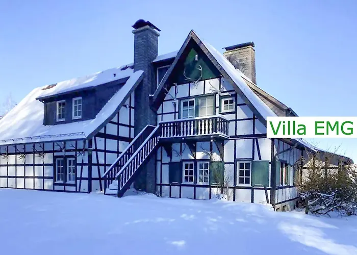 Villa Emg In Alleinlage Mit Privatsee Jacuzzi Und Sauna Fuer Bis Zu 22 Personen Bei Osnabrueck