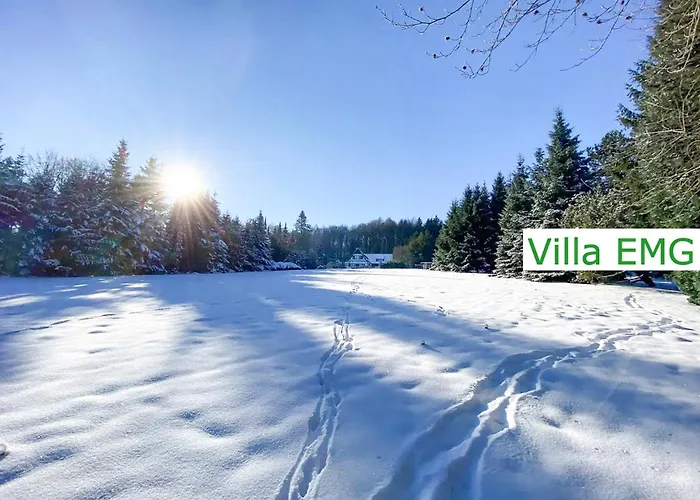 Emg In Alleinlage Mit Privatsee Jacuzzi Und Sauna Fuer Bis Zu 22 Personen Bei Osnabrueck Villa Preussisch Oldendorf